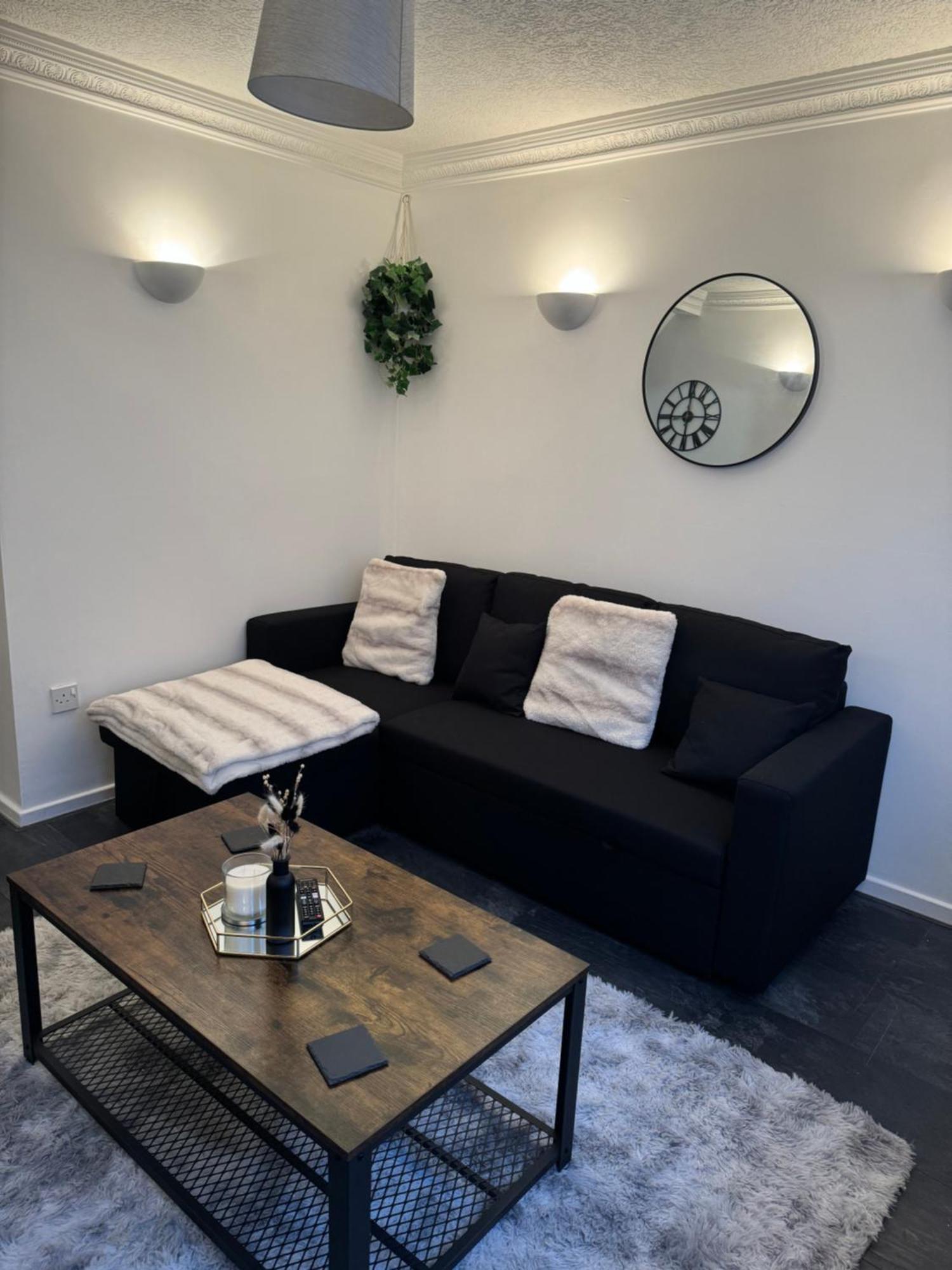 *rare Find* 3 Story, 2 Bedroom House * Coleshill