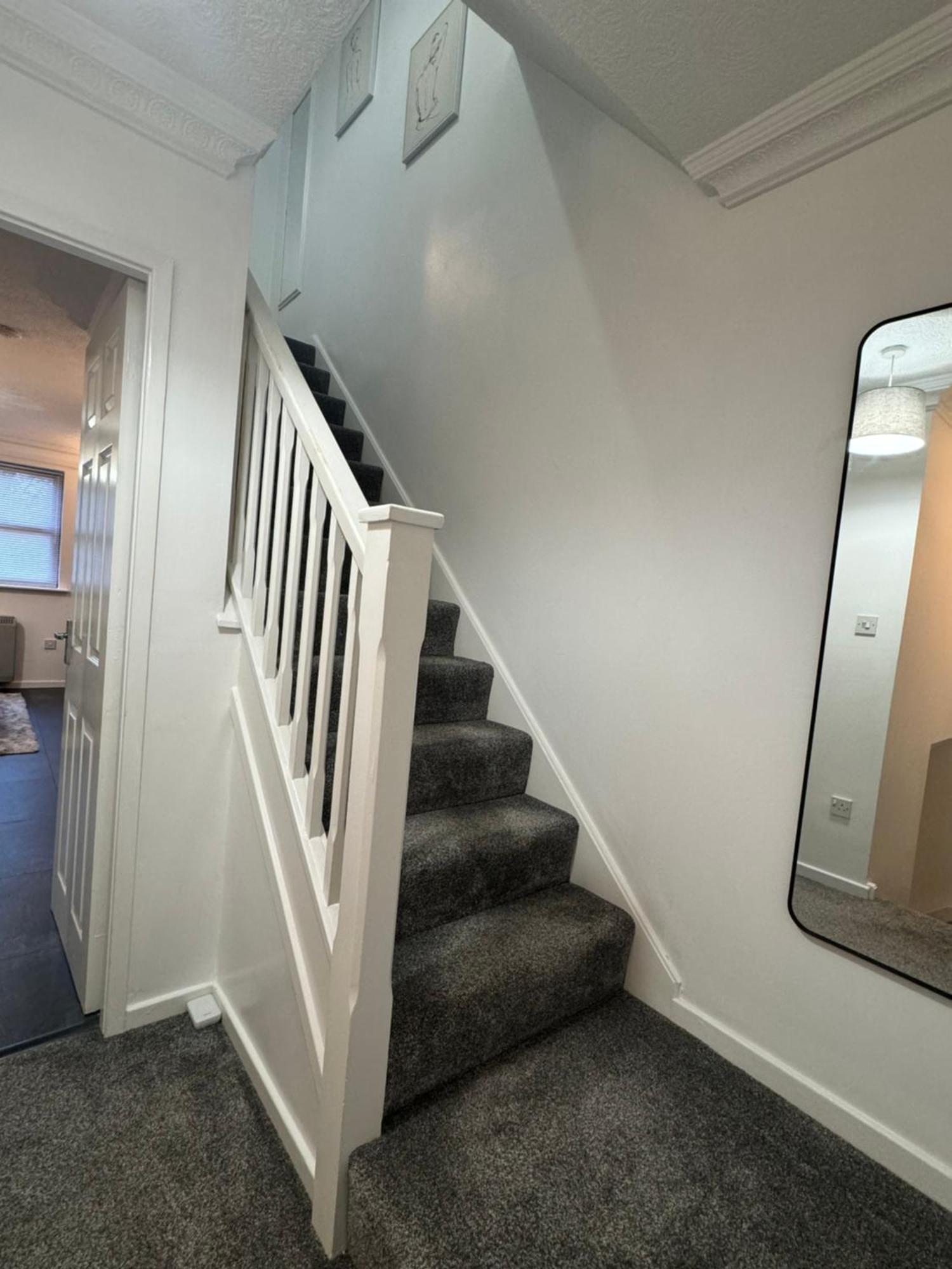 *rare Find* 3 Story, 2 Bedroom House Apartment Coleshill