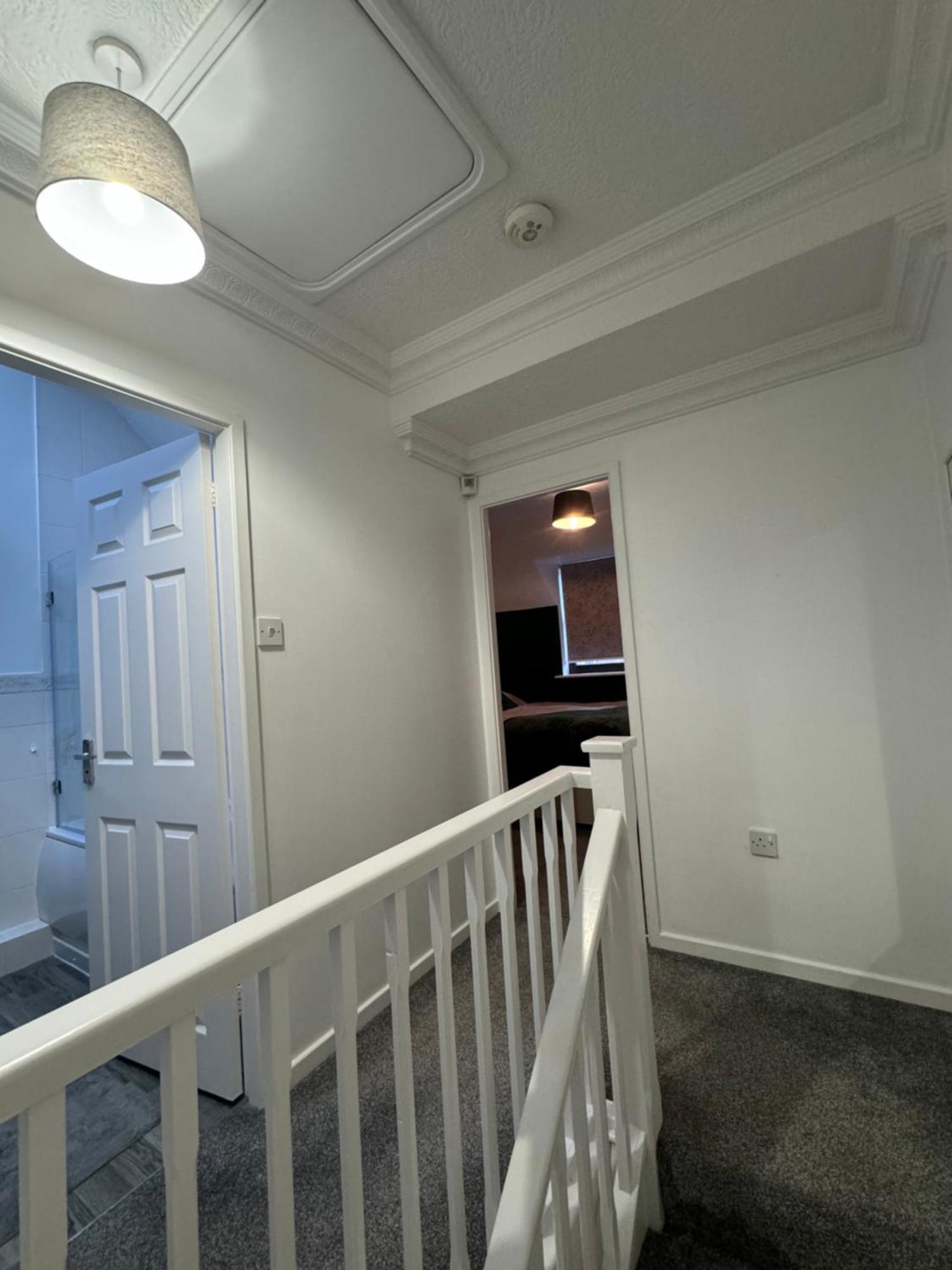 *rare Find* 3 Story, 2 Bedroom House Coleshill
